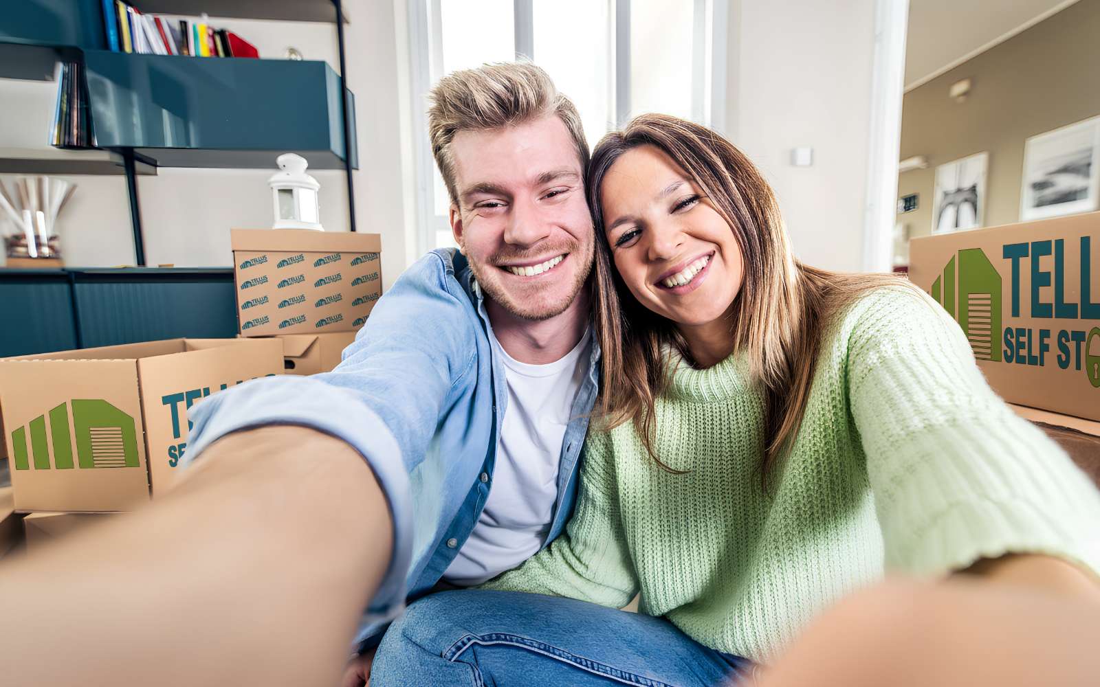 Happy Tellus Storage Couple